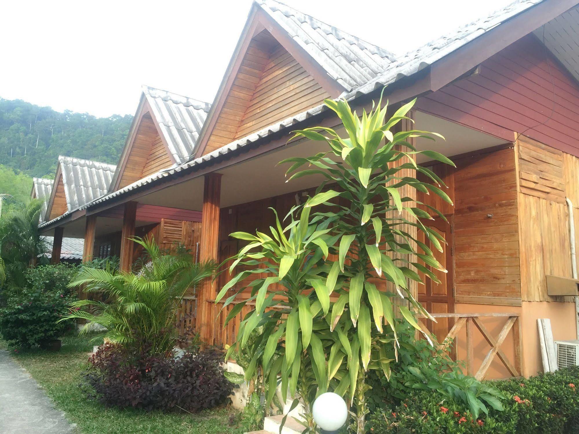 Poonsap Resort Koh Lanta Exterior photo