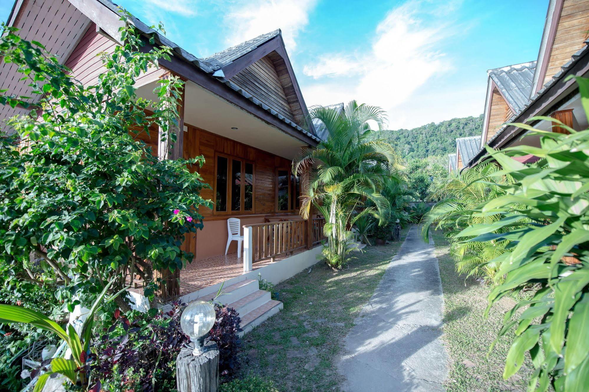 Poonsap Resort Koh Lanta Exterior photo